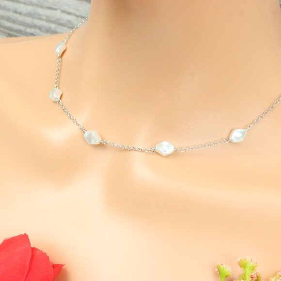 "Minimalist Necklace – Timeless, Elegant Jewelry for Her, MAR091774 - Picture 8 of 10